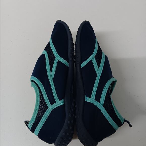 Children's Place Big Kids Size 2/3 Water Shoes‎ Blue - Picture 5 of 8